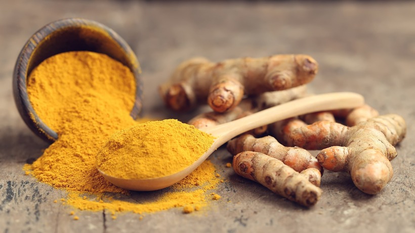 Nghệ chứa curcumin, một chất chống viêm mạnh có thể làm giảm tình trạng viêm trong cơ thể.