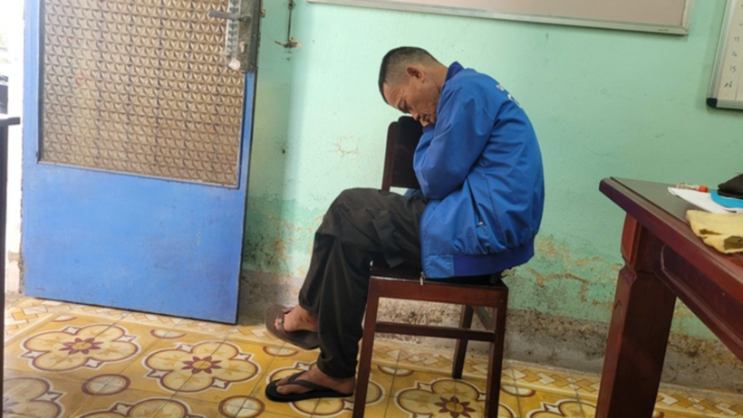 Đối tượng Phan Minh Hiếu tại cơ quan công an. Ảnh: Dân Việt