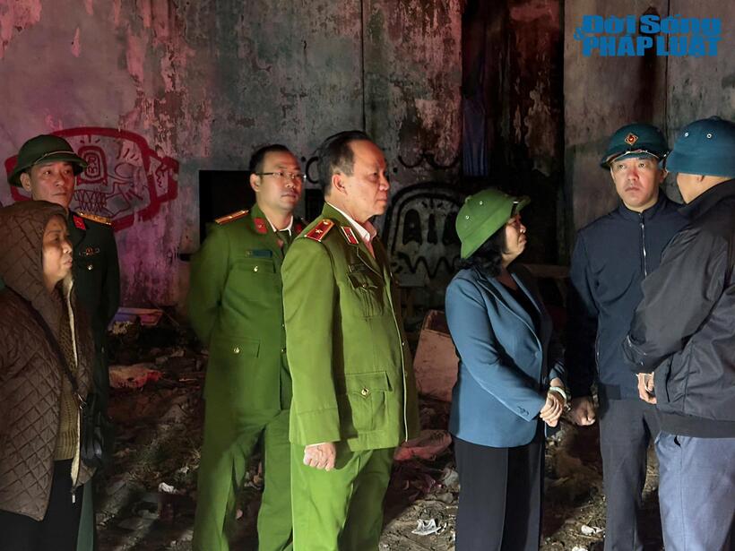 Bí thư TP. Hà Nội và Giám đốc Công an TP. Hà Nội đến hiện trường vụ cháy.