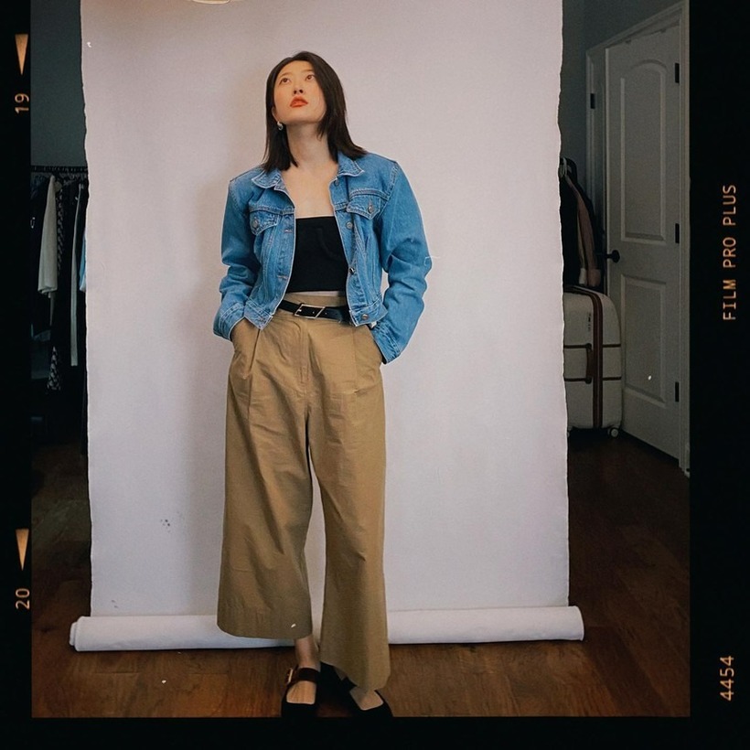 Phong cách và thần thái tự tin chính là bí quyết "hack" tuổi hiệu quả nhất.