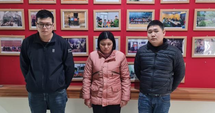 Nhóm đối tượng tại cơ quan công an.