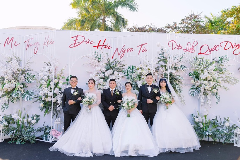 Hình ảnh 3 cặp đôi cô dâu chú rể rạng rỡ trong cùng một hôn lễ đang gây sốt mạng xã hội. Ảnh: Báo Thanh niên.