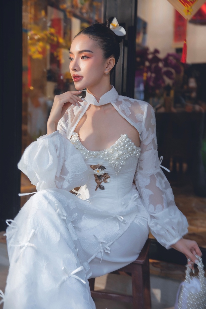 NTK Minh Châu dành rất nhiều lời khen cho Á hậu Hạnh Nguyên.