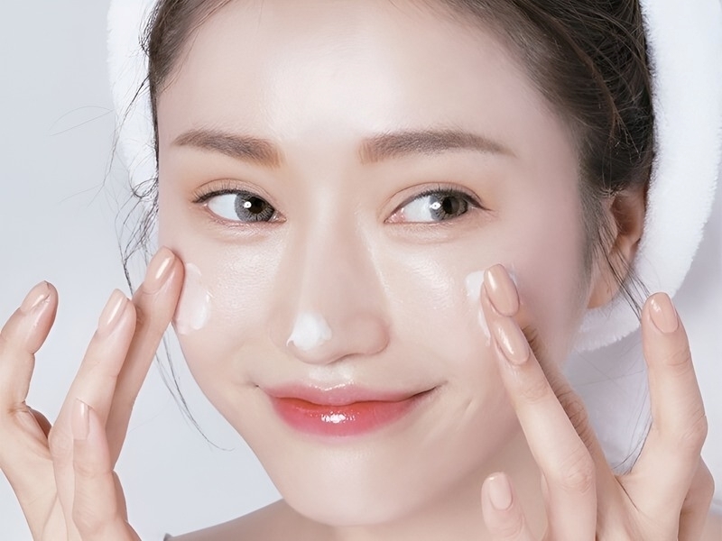 Nhiều người vẫn còn hiểu lầm về dưỡng ẩm khiến da khô căng