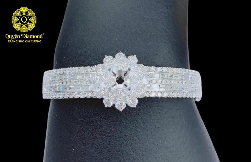 Trang sức kim cương Quyên Diamond là điểm nhấn hoàn hảo giúp bạn thể hiện cá tính riêng.