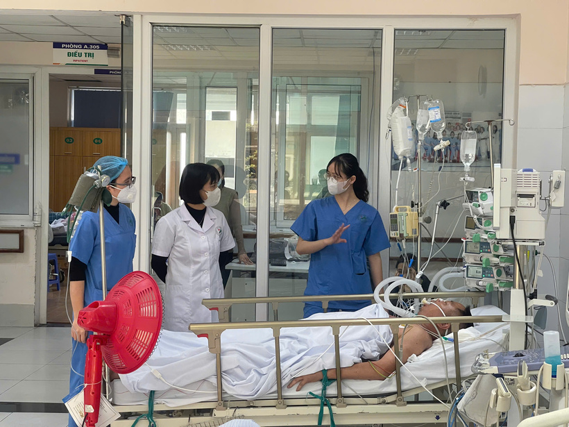 Hình ảnh Bệnh viện Đức Giang cứu sống bệnh nhân ngộ độc nặng do sử dụng rượu. Hình ảnh bệnh viện cung cấp ngày 22/12