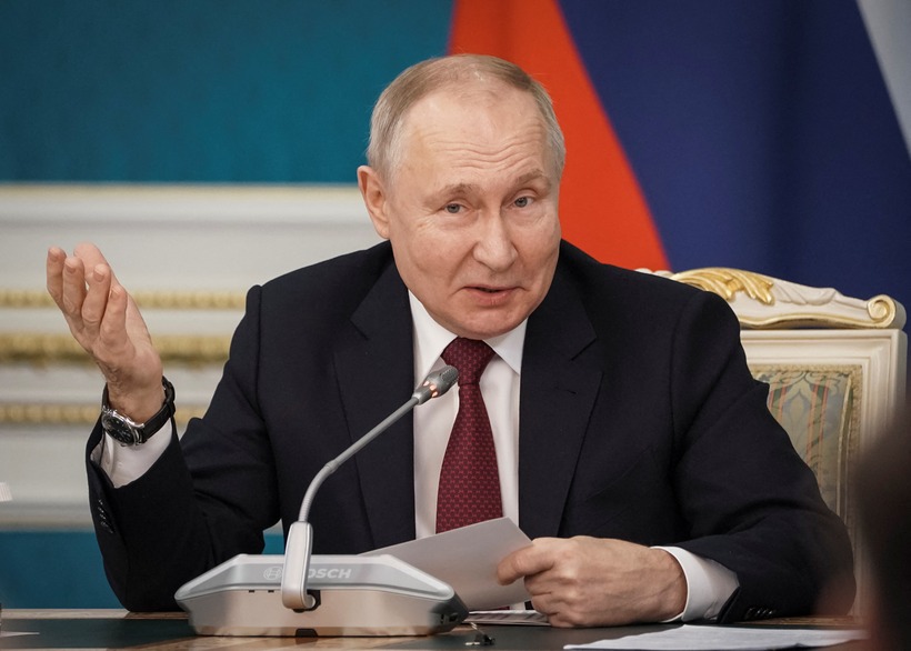 Tổng thống Vladimir Putin cho biết Nga sẵn sàng bình thường hóa quan hệ với Mỹ. Ảnh: Reuters