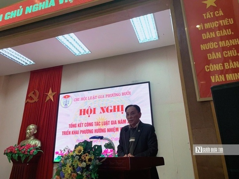Ông Lê Trung Đức – Ủy viên thường vụ Hội luật gia Thành phố Hà Nội, Chủ tịch Hội Luật gia quận Tây Hồ phát biểu chỉ đạo hội nghị.