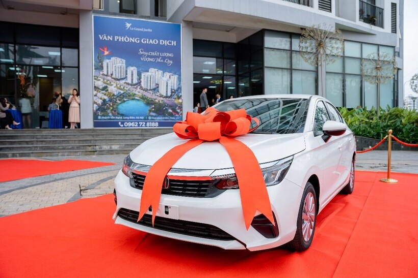Các giải thưởng trong chương trình bốc thăm trúng thưởng rất lớn, bao gồm Giải đặc biệt là xe ô tô Honda City, bên cạnh là các giải Vàng AJC và voucher tại hệ thống siêu thị BRGMart.