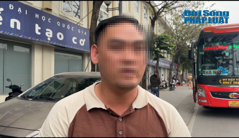 Trao đổi với PV, anh N.T.A, lái xe tuyến Hà Nội - Bắc Ninh cho biết, bản thân biết hành vi này là vi phạm luật Giao thông đường bộ thế nhưng do yêu cầu của hành khách phải trả hàng tại vị trí này nên nhà xe đành phải thực hiện. Tài xế này cũng cam kết từ này sẽ không tái phạm