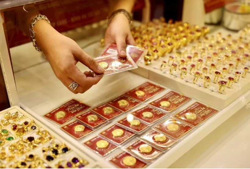 Vàng tromg nước đồng loạt giảm giá. Ảnh: Quân đội nhân dân