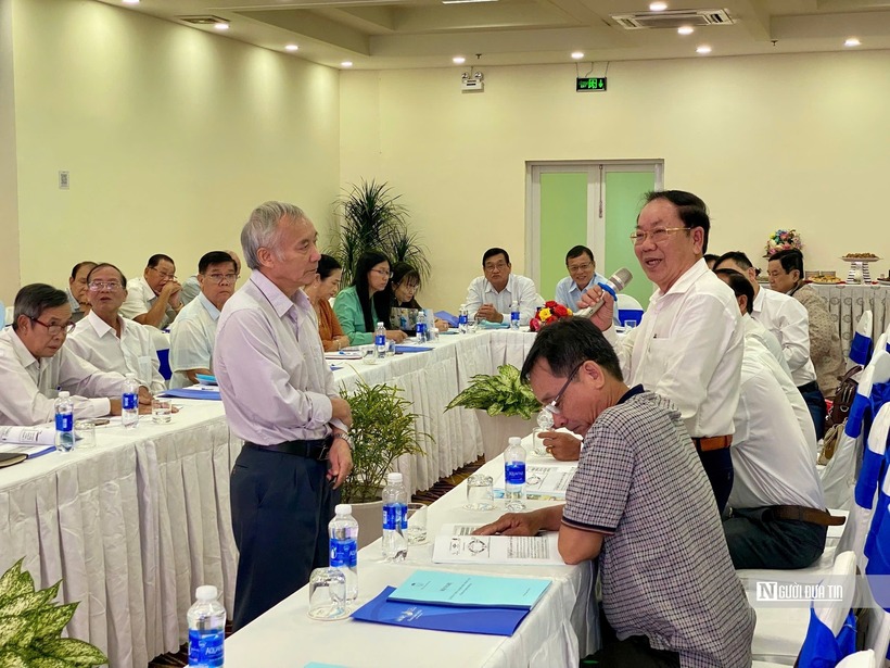 Các đại biểu tham gia đóng góp ý kiến.