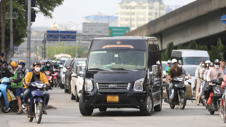 Xe hợp đồng không được gom, đón khách lẻ từ 1/1/2025. Ảnh minh hoạ