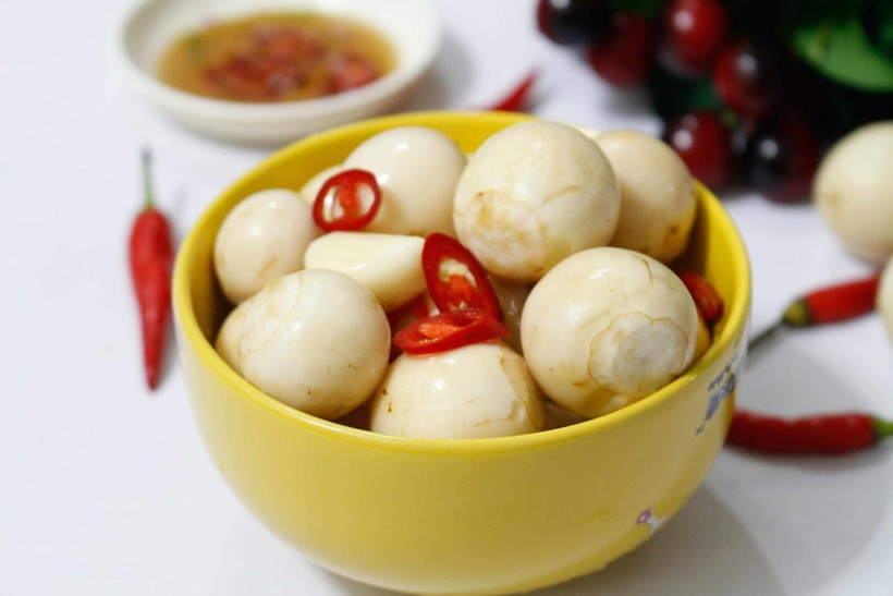 Cà pháo có tính hàn vì vậy không nên dùng đối với người thể hàn, thận trọng khi kết hợp với các thức ăn hàn.