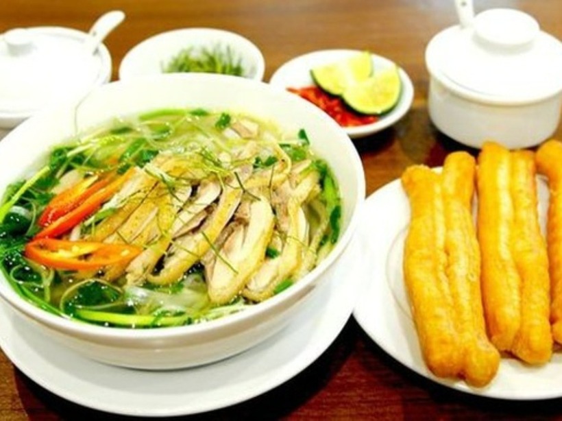 Thịt bò, gà trong phở là nguồn cung cấp protein dồi dào.