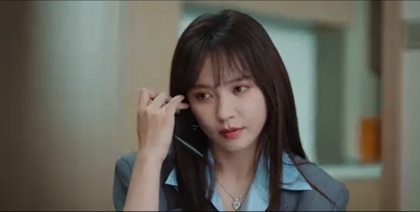 Giáo sư Dụ cảm thấy hoài nghi khi biết Văn Bằng trả lời được câu hỏi khó mình đưa ra.