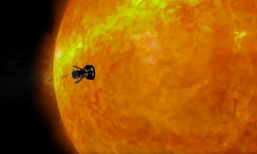 Mô phỏng tàu Parker bay rất gần với Mặt trời. Ảnh: NASA