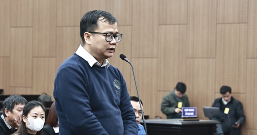 Bị cáo Lê Ngọc Tường, cựu Phó giám đốc Sở Văn hóa, Thể thao và Du lịch tỉnh Quảng Nam trước bục khai báo (Ảnh: Nam Phương).