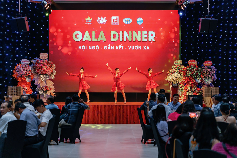 Tưng bừng tiệc tối tại LAMORI