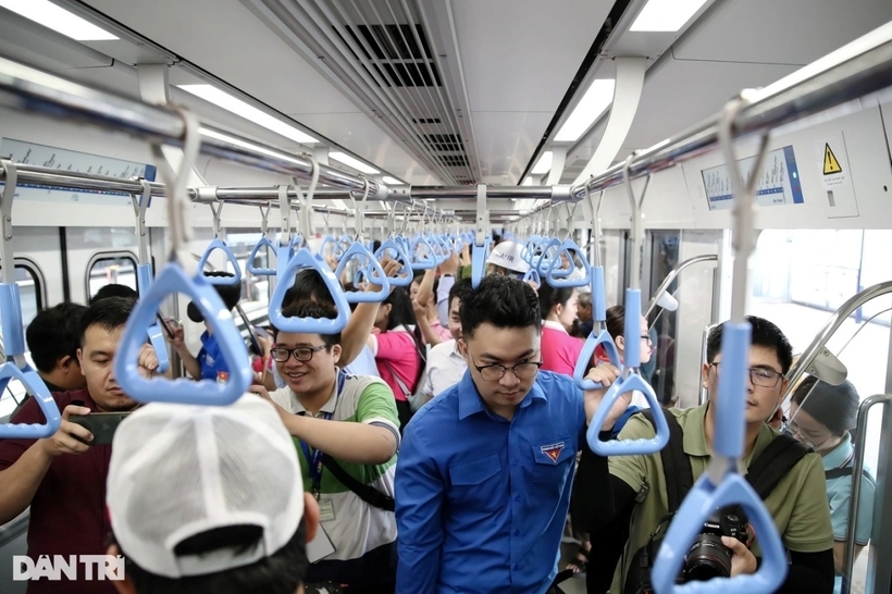 Metro số 1 (Bến Thành - Suối Tiên) phục vụ hơn 900.000 lượt khách trong 8 ngày đầu vận hành. Ảnh: Dân Trí