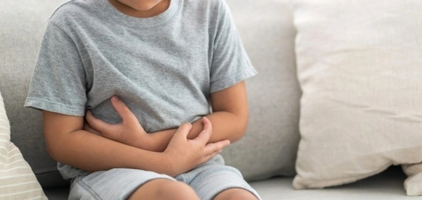 Táo bón kéo dài, bé trai suýt mất mạng vì biến chứng nguy hiểm. Ảnh minh họa.