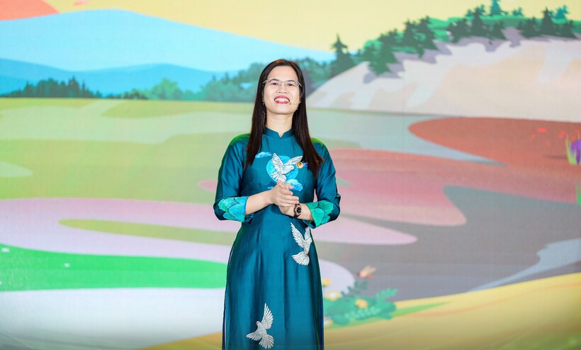 Tại chương trình, cô Lanh dẫn dắt các học viên khai phóng năng lực bản thân, loại bỏ những niềm tin giới hạn để từ đó sống cuộc đời hạnh phúc