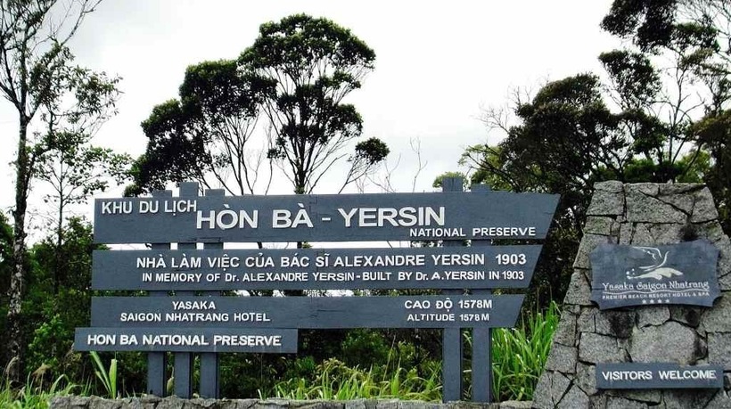 Đỉnh Hòn Bà còn được biết đến với tên gọi “Hòn Bà Yersin”, mang trong mình dấu ấn lịch sử từ nhiều năm trước. Ảnh minh họa