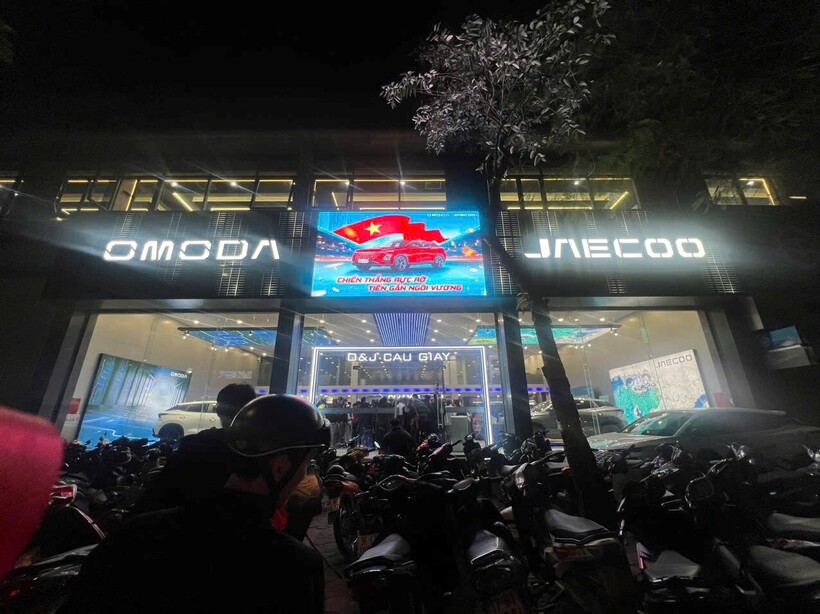 Showroom ô tô Omoda & Jaecoo Cầu Giấy có địa chỉ tại 14 Hoàng Quốc Việt, Nghĩa Đô, Cầu Giấy, Hà Nội