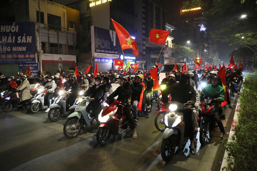 Phòng cảnh sát giao thông Công an Hà Nội khuyến nghị người dân tham gia cổ vũ, động viên đội tuyển tuân thủ nghiêm các quy định an toàn giao thông