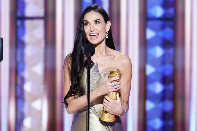 Demi Moore nhận giải thưởng Nữ diễn viên chính xuất sắc nhất, hạng mục hài/ca nhạc cho vai diễn trong "The Substance". Ảnh: Rich Polk