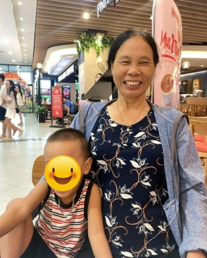 Bà Nguyễn Thị Ngót “Nữ cổ động viên trung niên” trong video. Ảnh: Người đưa tin.