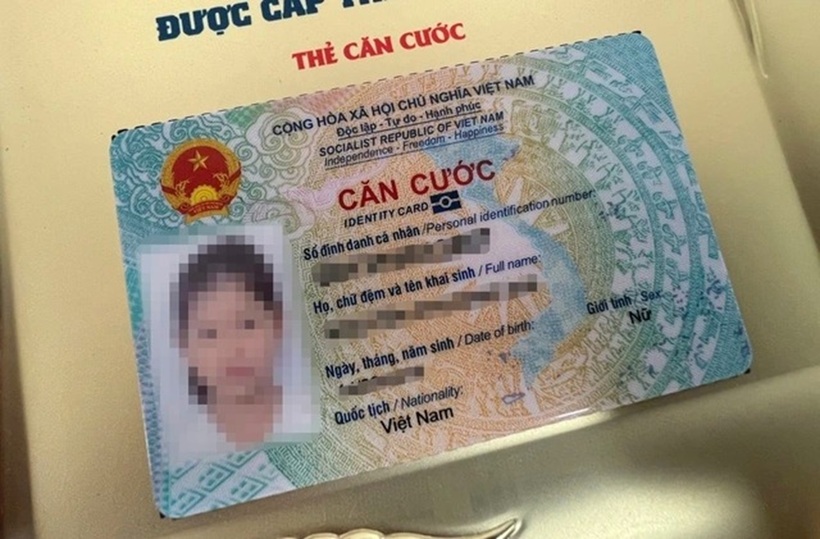 Việc đặt tên cho con theo tên tiếng Việt hay tiếng nước ngoài là do thỏa thuận, thống nhất giữa cha và mẹ.