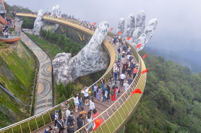 Các điểm đến của Sun Group rợp cờ đỏ sao vàng mừng chiến thắng đội tuyển Việt Nam - 6