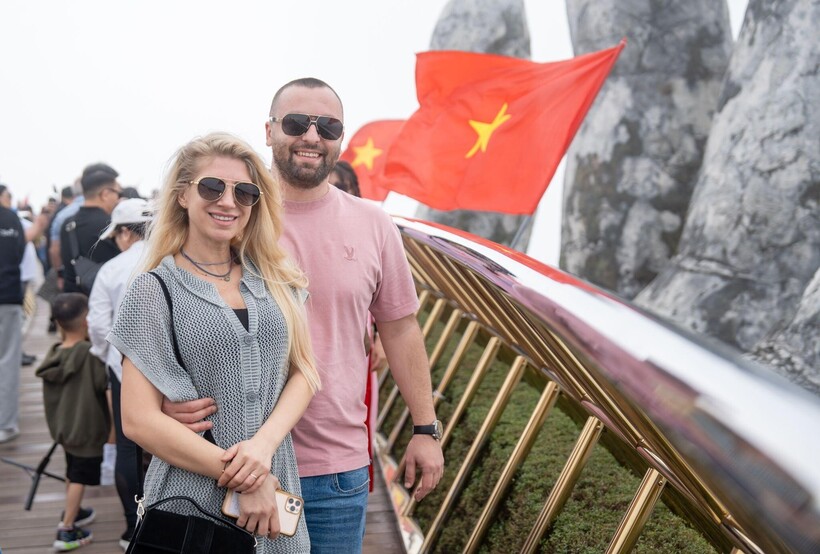 Các điểm đến của Sun Group rợp cờ đỏ sao vàng mừng chiến thắng đội tuyển Việt Nam - 7