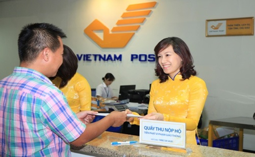 Thủ tục nộp phạt giao thông qua bưu điện. (Ảnh minh họa)