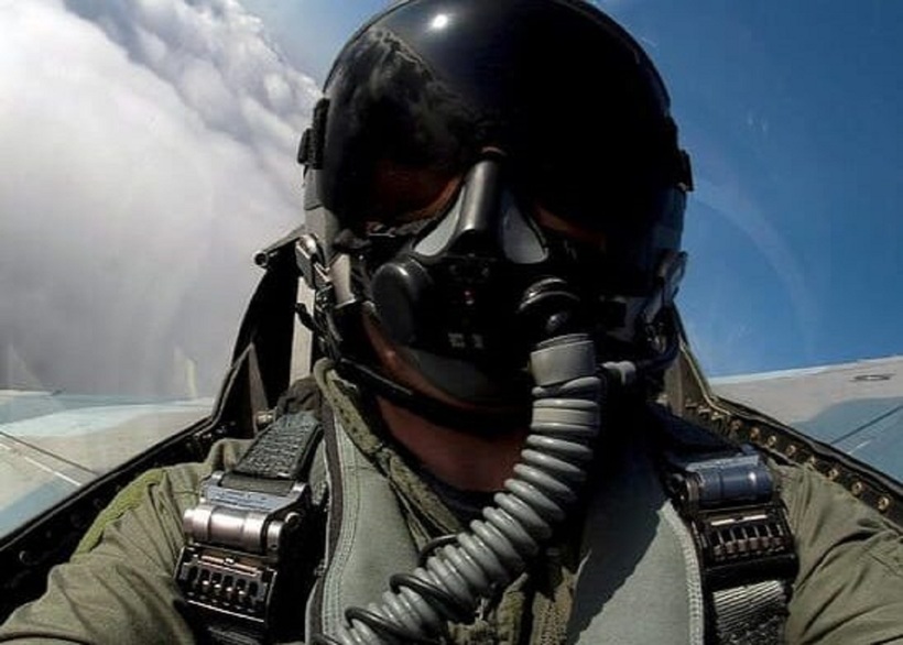 Phi công F-16 Ukraine bắn hạ 6 tên lửa Nga trong bức ảnh đăng ngày 7/1. Ảnh: Không quân Ukraine.