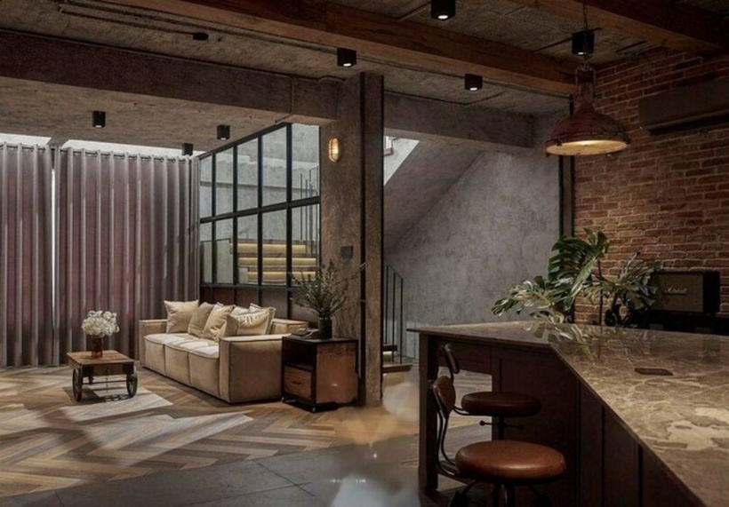 Hồi năm 2020, vợ chồng Khởi My – Kelvin Khánh đã hé lộ về căn penthouse có tổng diện tích lên đến 300m2 ở TP.HCM. Có thể thấy, căn penthouse được thiết kế tinh tế và đẹp mắt, lấy màu xám làm màu chủ đạo.