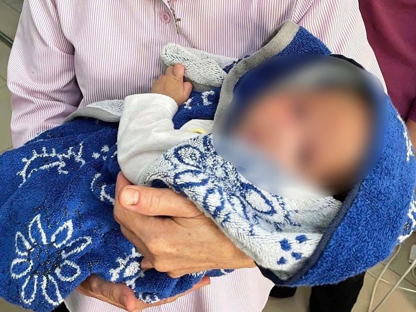 Bé gái sơ sinh trong vụ việc. Ảnh: Vietnamnet