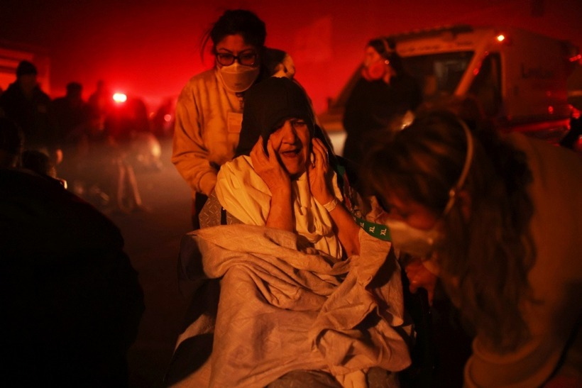 CNN đưa tin các đám cháy rừng ở Los Angeles đã khiến ít nhất 5 người chết, nhiều người bị thương nghiêm trọng và hơn 150.000 người đã phải sơ tán.