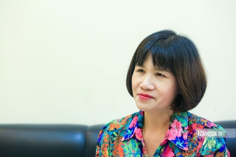 Bà Phan Thị Thúy Nga chia sẻ về mô hình giám sát của nhân dân về bảo vệ môi trường.