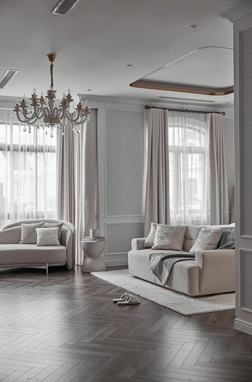 Đáng chú ý, phòng ngủ của nàng Hậu có nhiều cửa sổ, nhờ đó có thể đón ánh sáng tự nhiên.