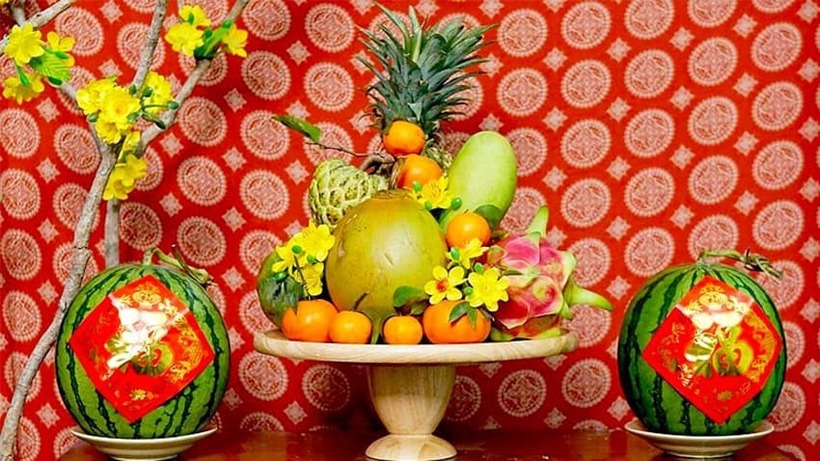 Mâm ngũ quả của người miền Trung mỗi nhà một khác, miễn là các loại quả còn tươi ngon.