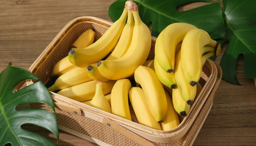 Chuối chứa cả chất xơ hòa tan và không hòa tan, giúp duy trì nhu động ruột đều đặn và ngăn ngừa táo bón.