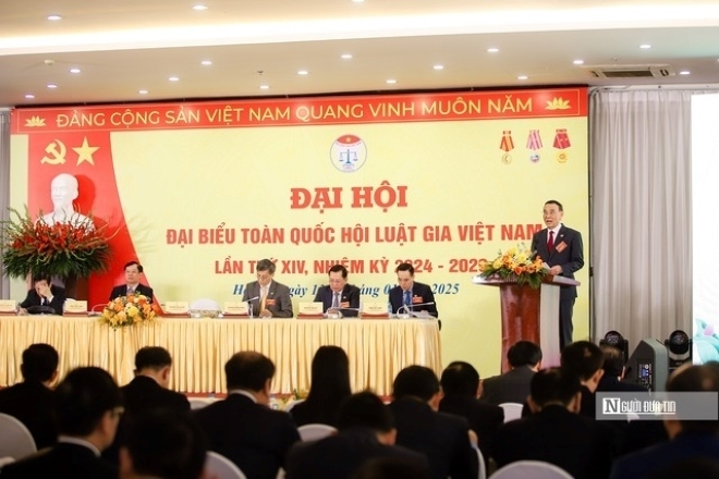 TS. Nguyễn Văn Quyền – Bí thư Đảng đoàn, Chủ tịch Hội Luật gia Việt Nam thay mặt Đoàn Chủ tịch Báo cáo những vấn đề cơ bản về công tác nhân sự và thảo luận, chốt danh sách Ban Chấp hành khoá XIV.