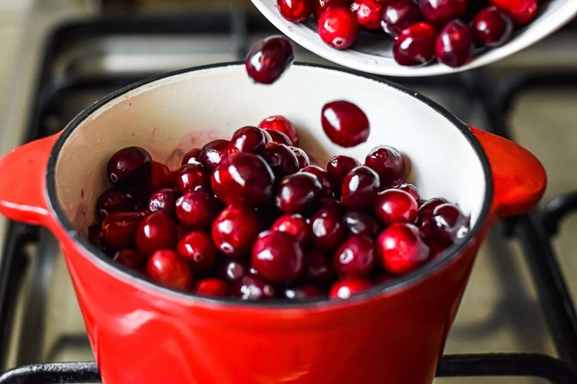 Nước ép nam việt quất có hiệu quả trong việc hỗ trợ giảm cholesterol và huyết áp.