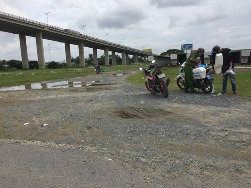 Hiện trường nơi phát hiện thi thể nạn nhân. Ảnh: Dân Việt