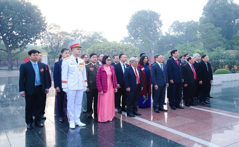 Lãnh đạo Hội Luật gia Việt Nam cùng đại biểu vào Lăng viếng Chủ tịch Hồ Chí Minh - 2