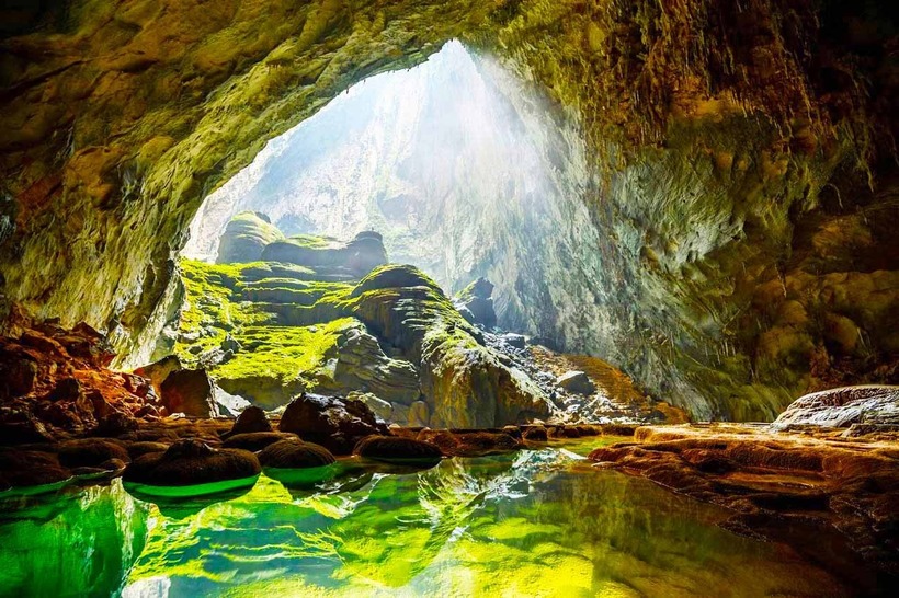 Động Phong Nha – Kẻ Bàng nằm ở Quảng Bình, Việt Nam, là một trong những điểm đến không thể bỏ qua đối với du khách yêu thích khám phá thiên nhiên hoang sơ và hấp dẫn.