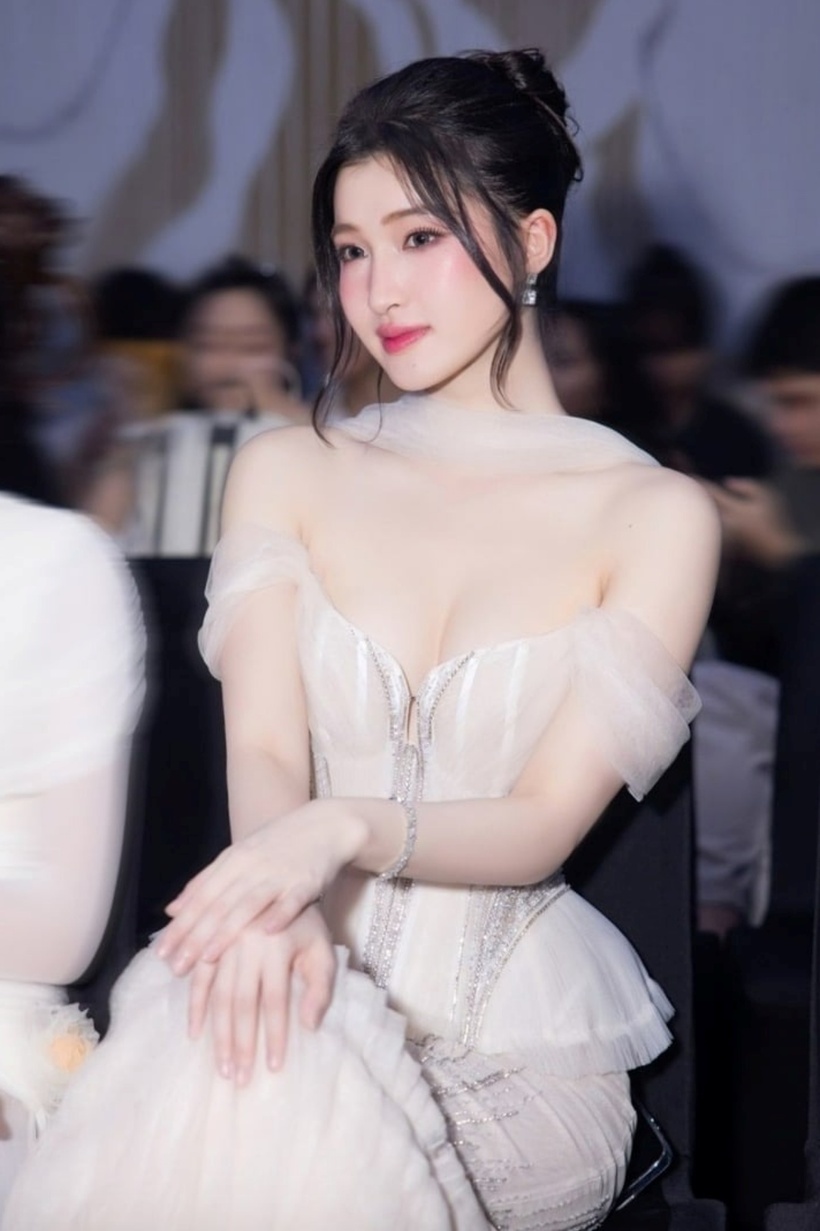 Với lợi thế về ngoại hình, Phương Nhi nhanh chóng nhận được nhiều chú ý của khán giả. Sau cuộc thi, cô liên tục được mời tham gia các sự kiện lớn nhỏ, trình diễn thời trang cũng như trở thành đại sứ của các thương hiệu.