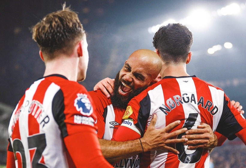 Brentford ăn mừng chiến thắng. Ảnh: BFC